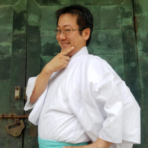 駒林神社宮司が指導する神戸の中学生向け神楽部